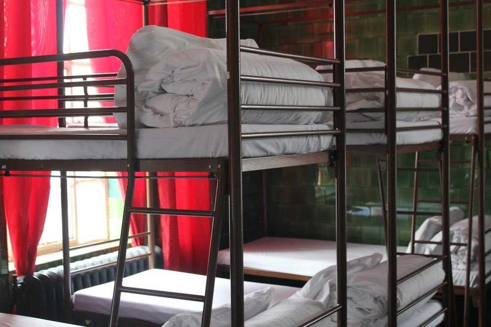 Rest Up Hostal *