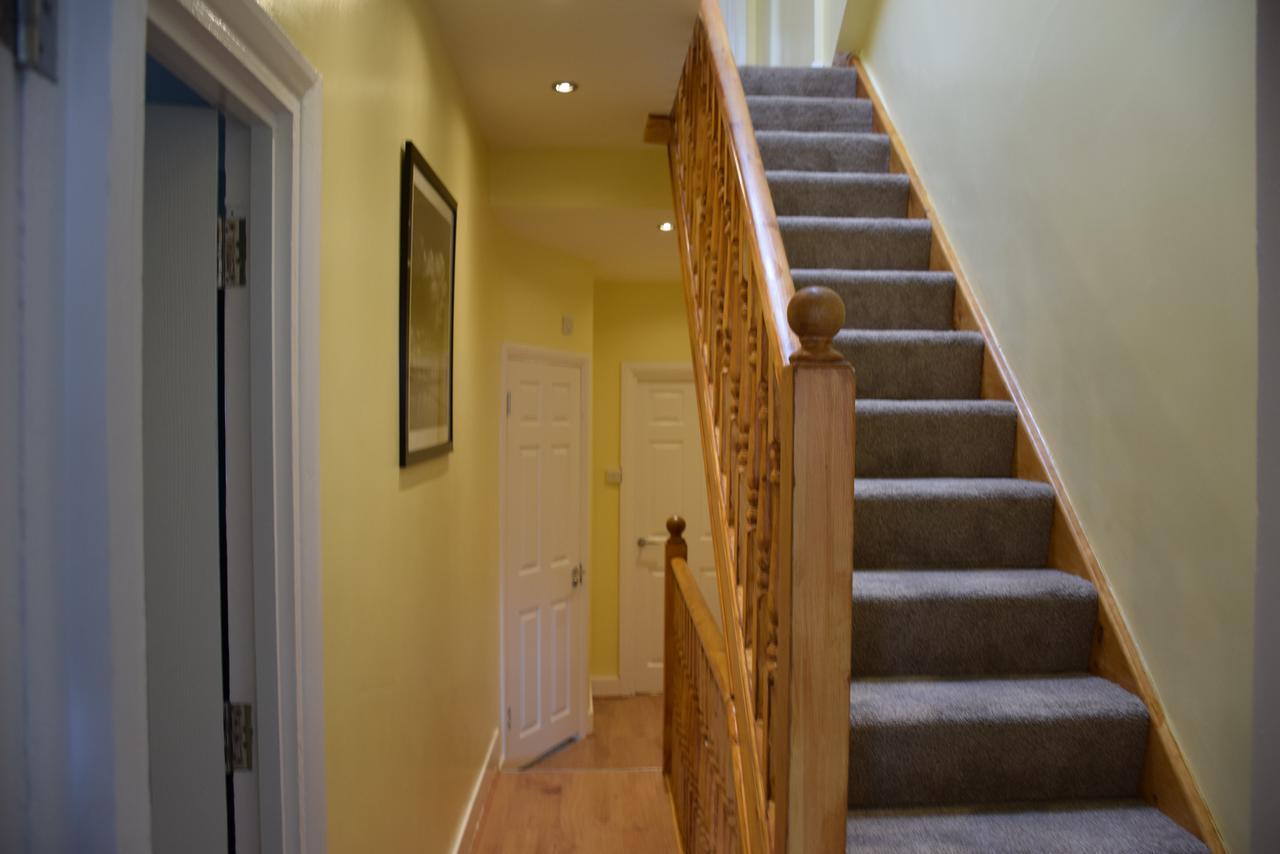 4 Bedroom & 2 Bedroom Apartamento Londres