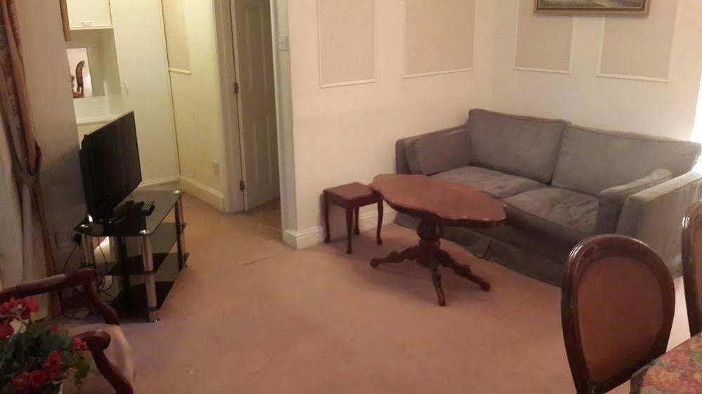 Aparthotel Kensingtoncourt 3*