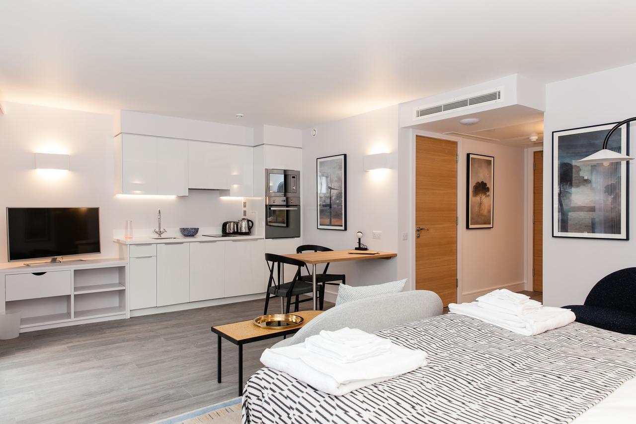 Rockwell East-tower Bridge Hotel 4*