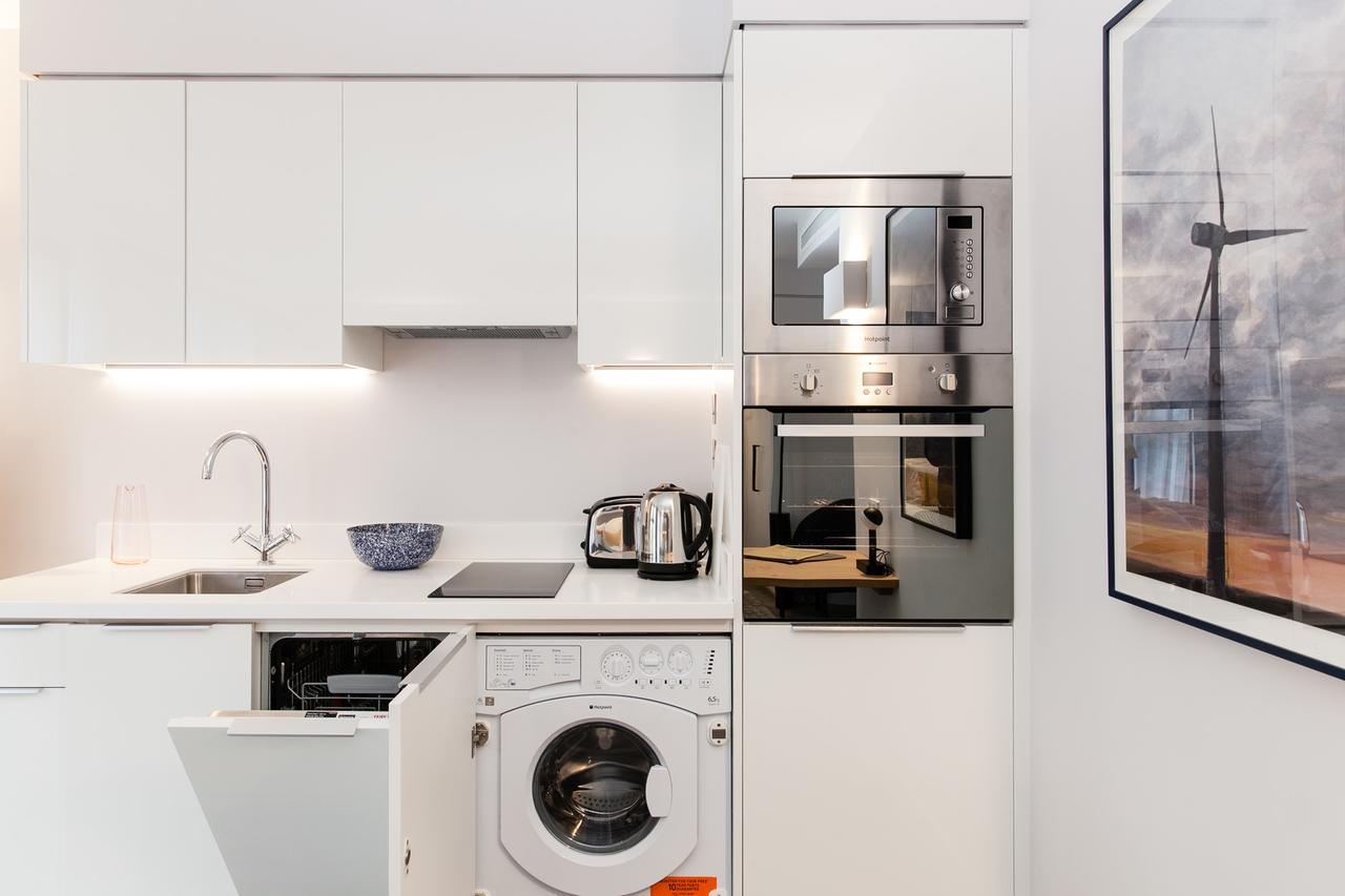 Rockwell East-tower Bridge 4*