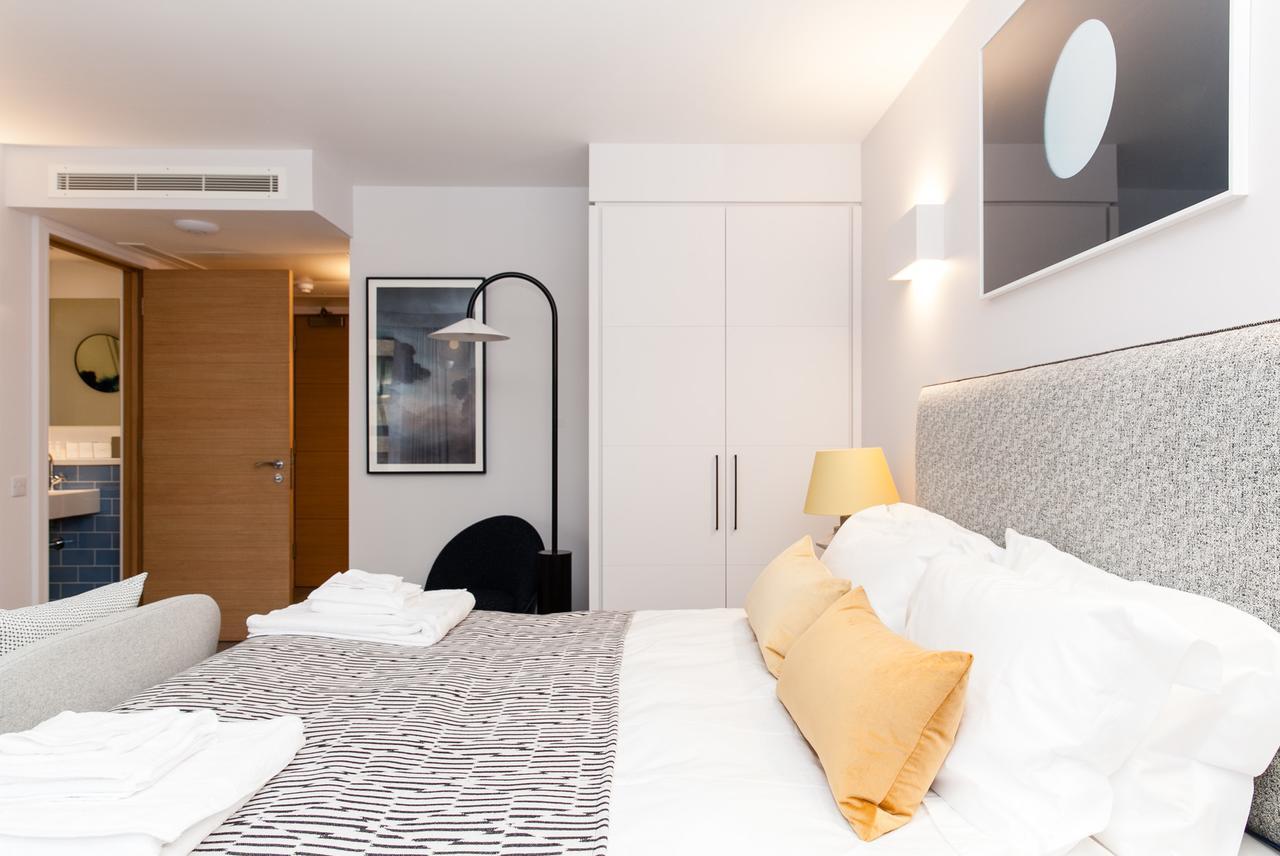 Rockwell East-tower Bridge Hotel 4*