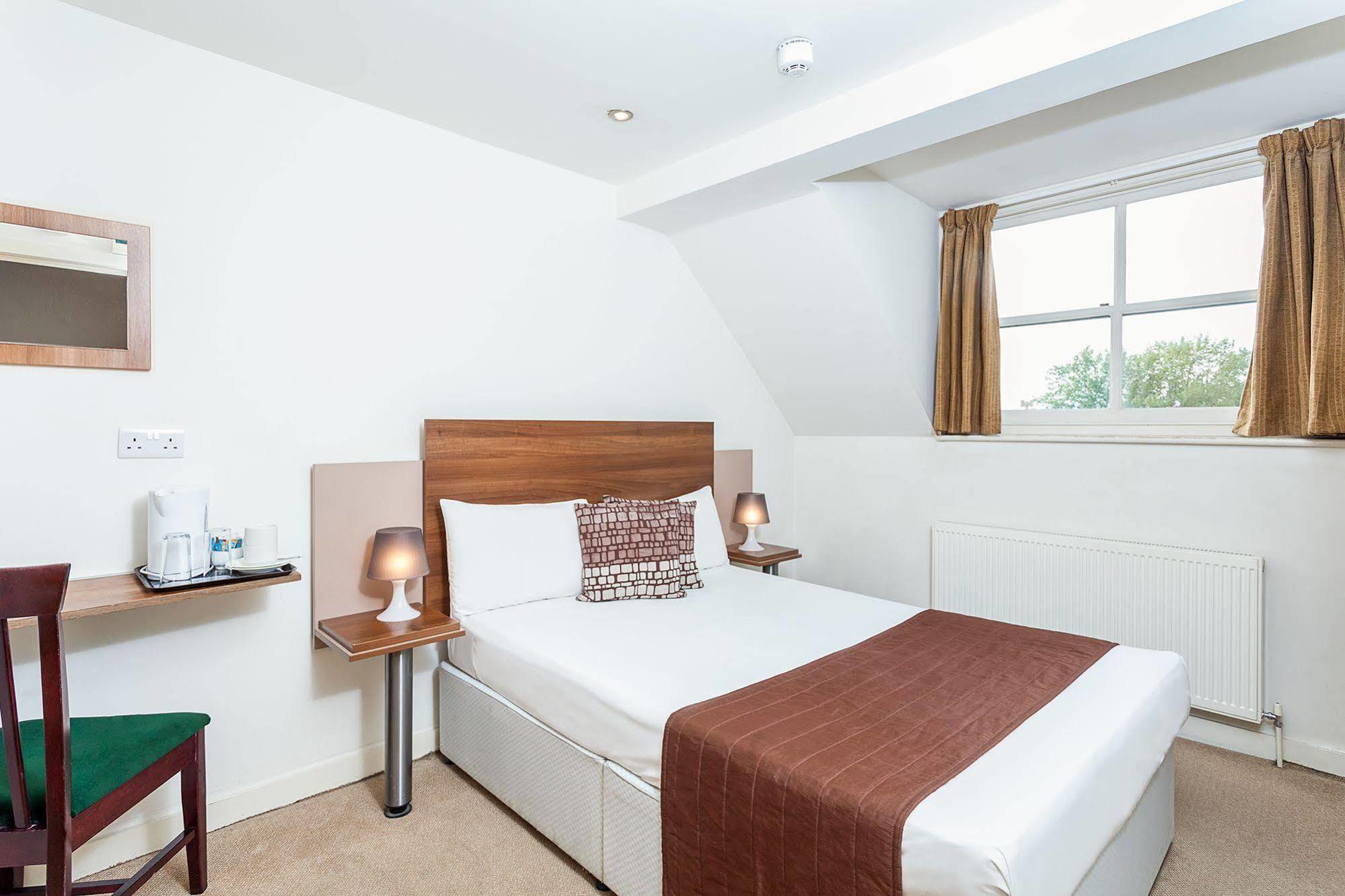 Avni Kensington Hotel 3*