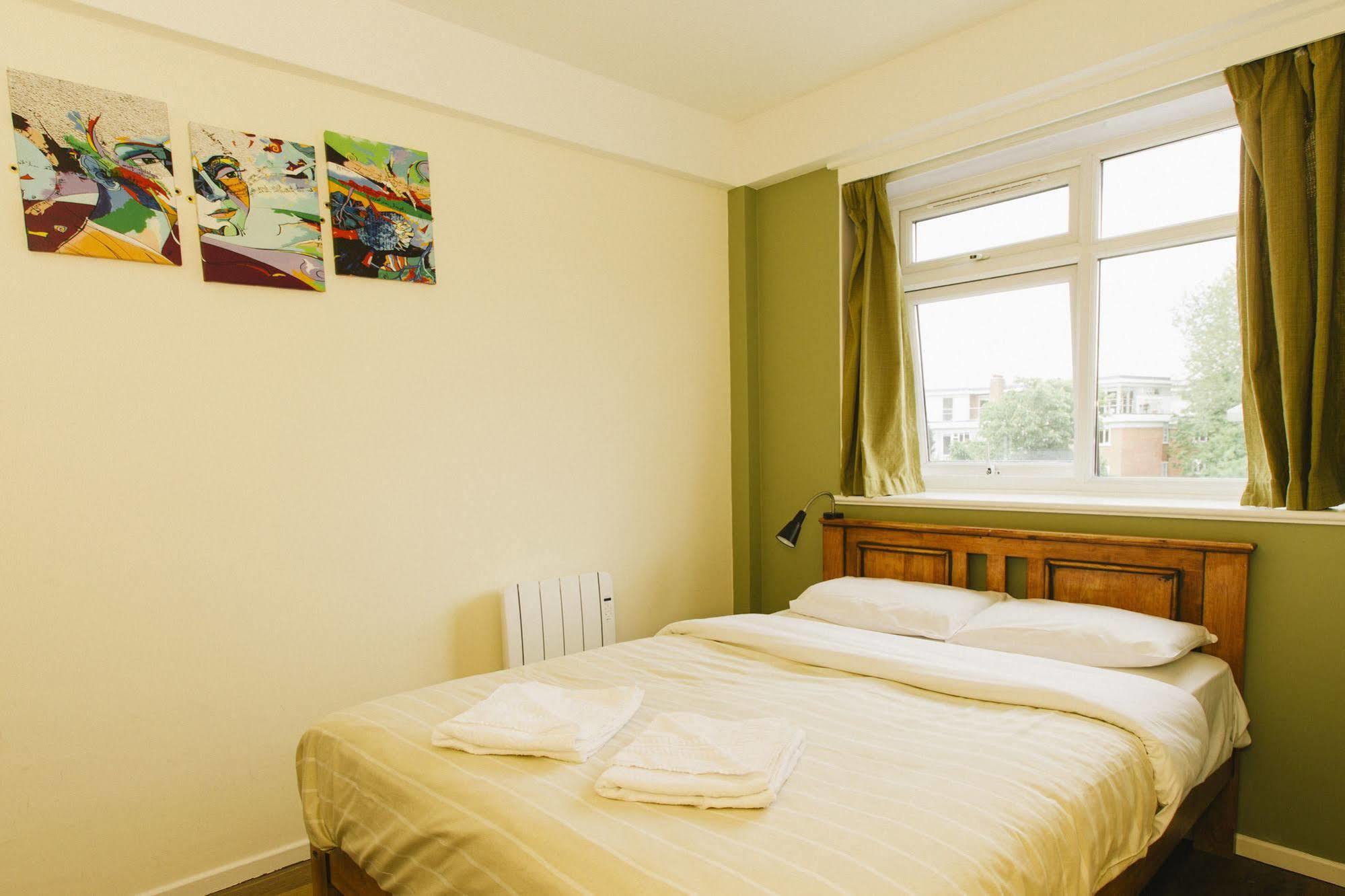 Palmers Hillspring At Willesden