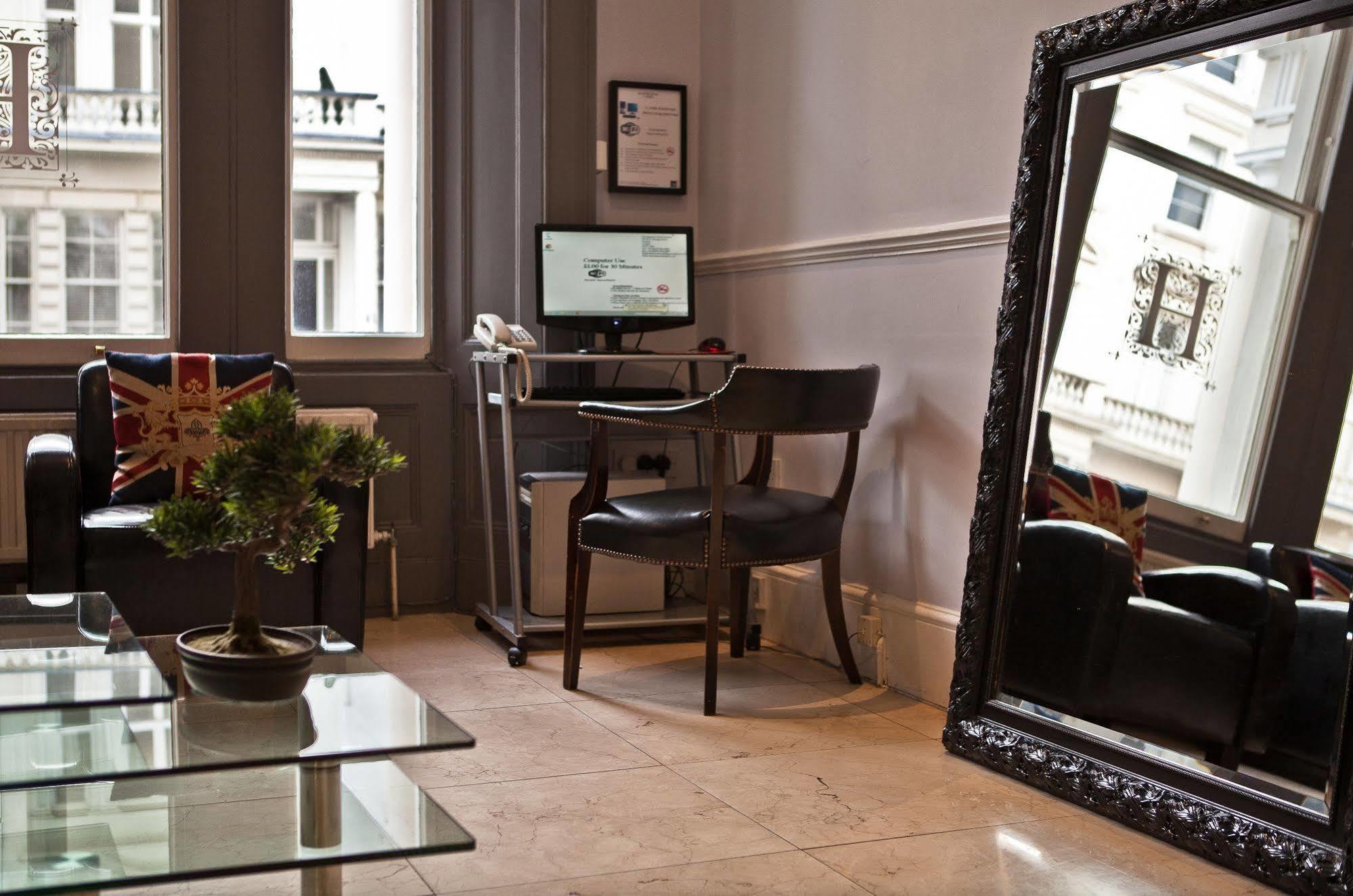 Hotel The Portico 4*