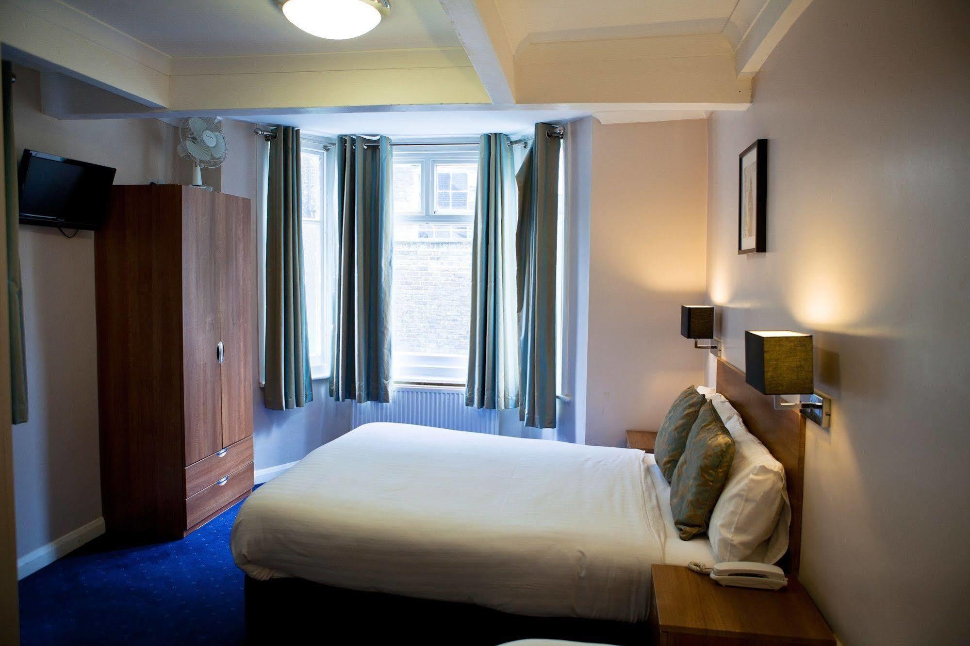 Hotel The Portico
