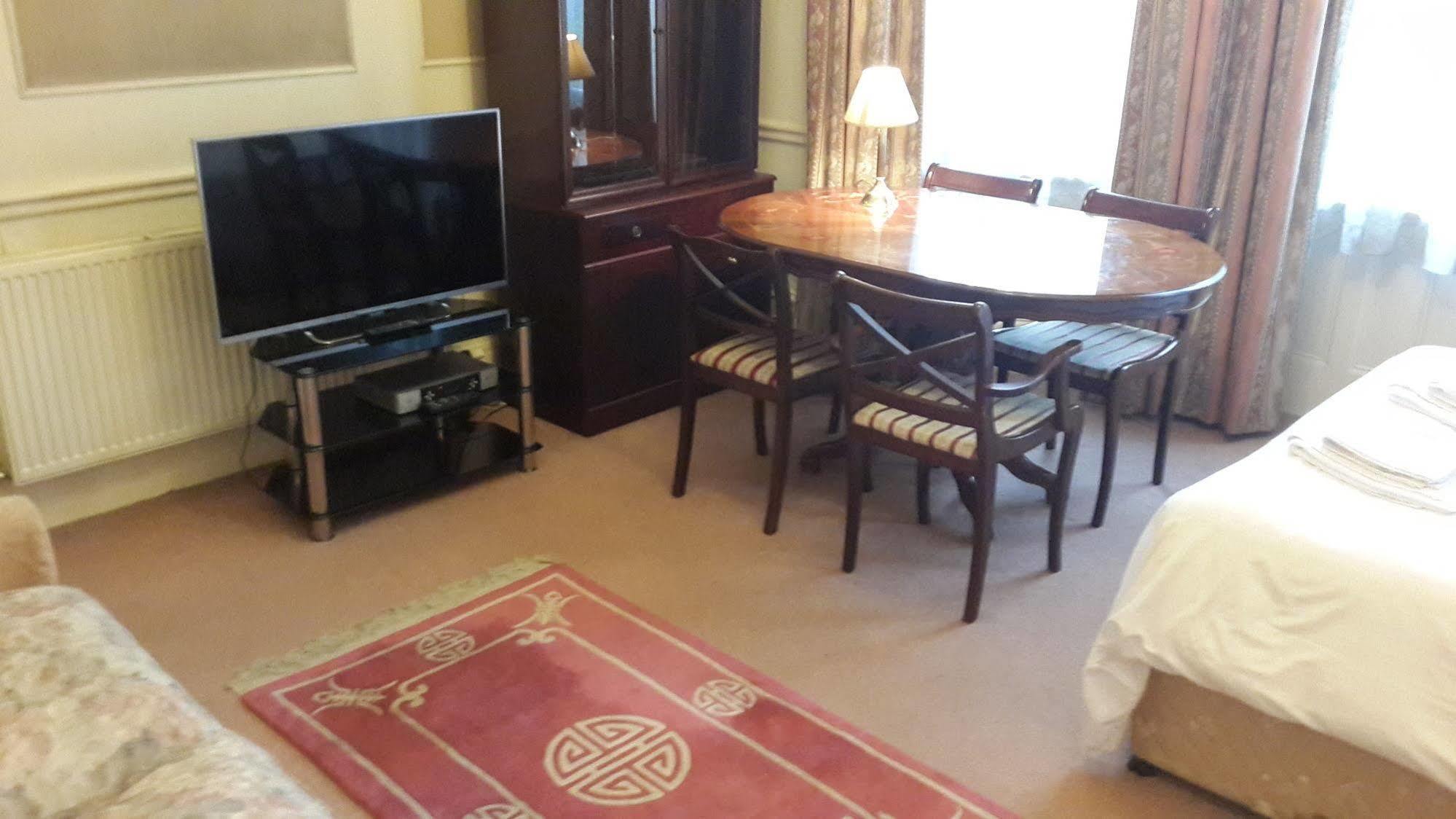 Kensingtoncourt Aparthotel 3*