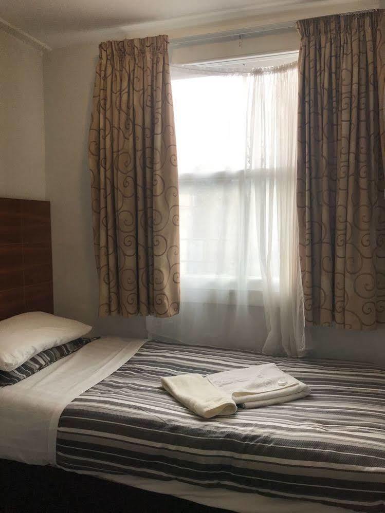 Lih Hotel 2*