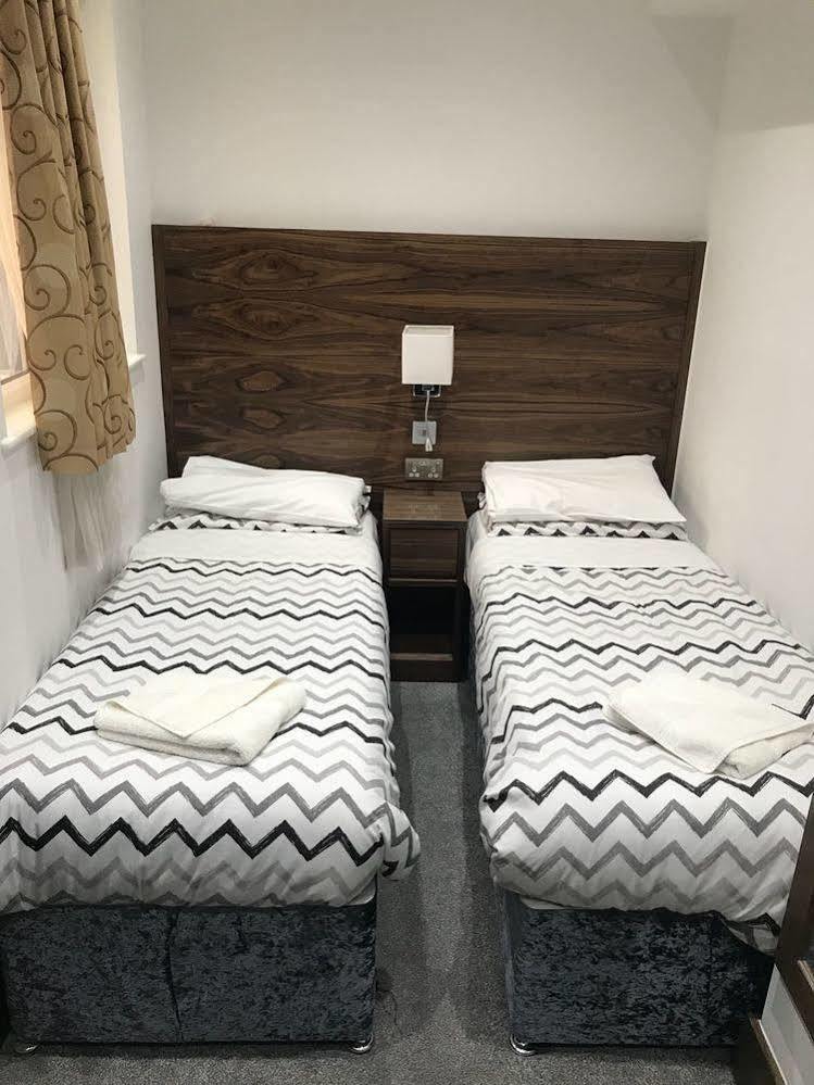 Lih Hotel 2*
