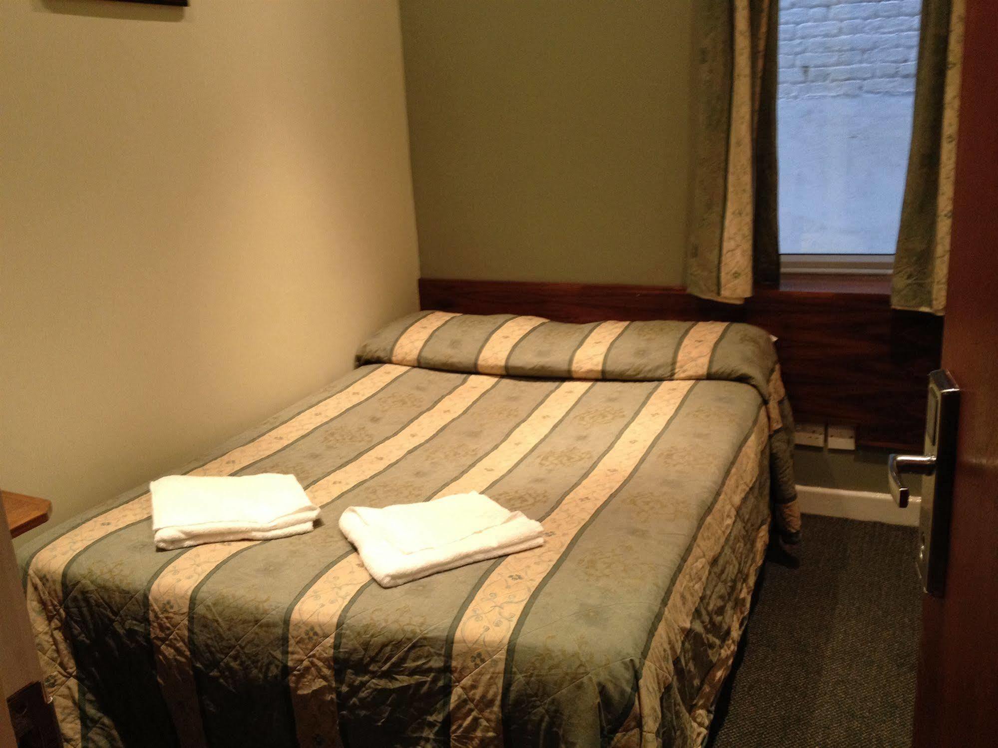 Hotel Westbury 3*