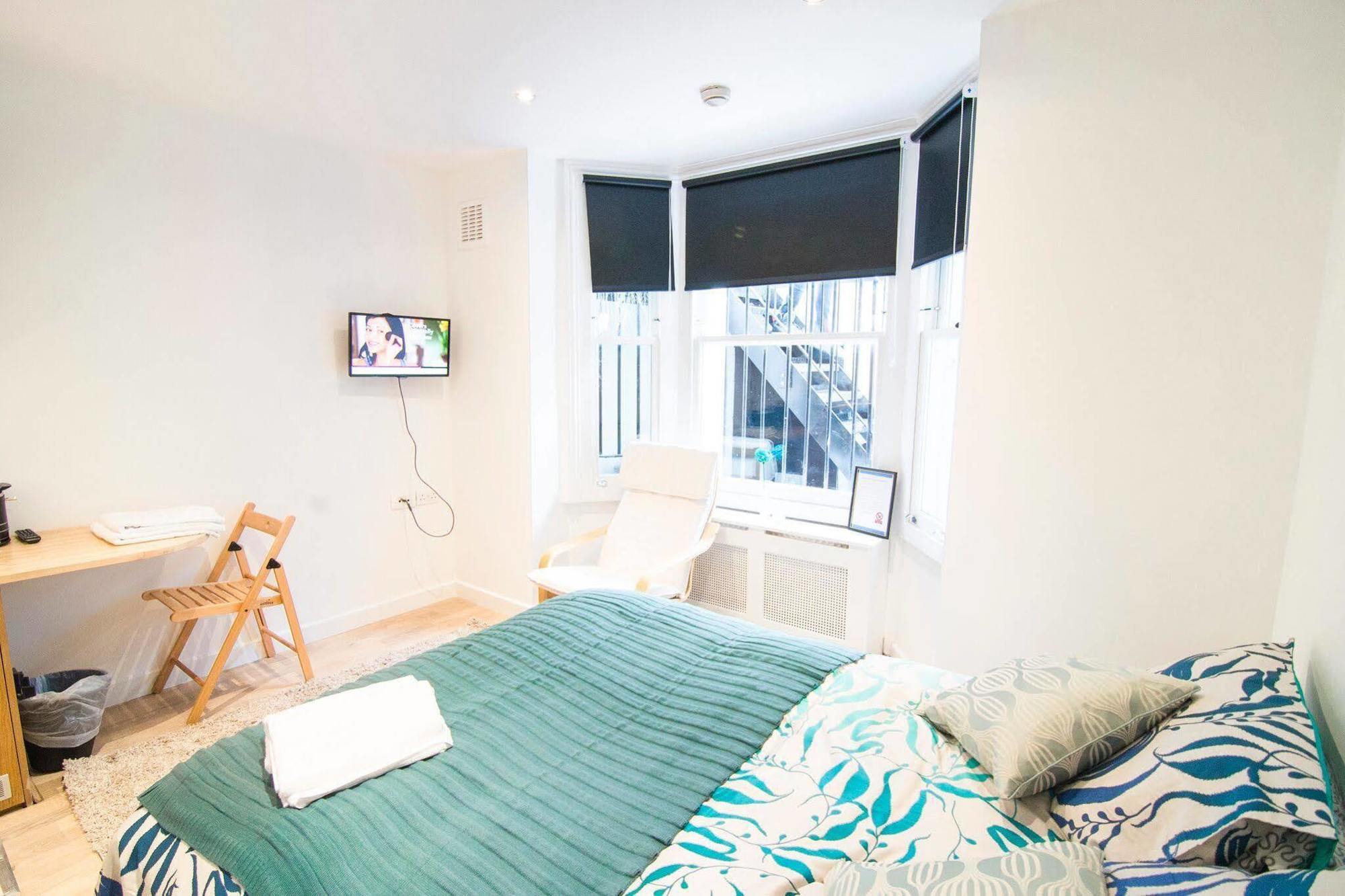 City Gate Kensington Apartment