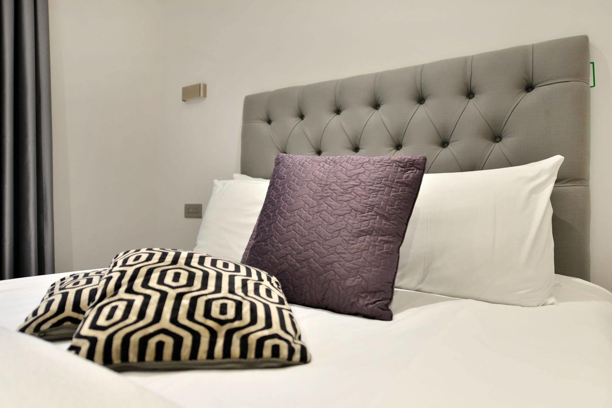 The Leicester Square Collection * Londres