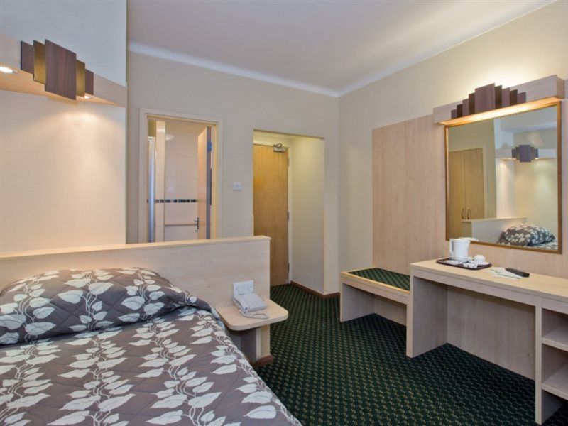Royal National And Sister Roulette 3* Londres