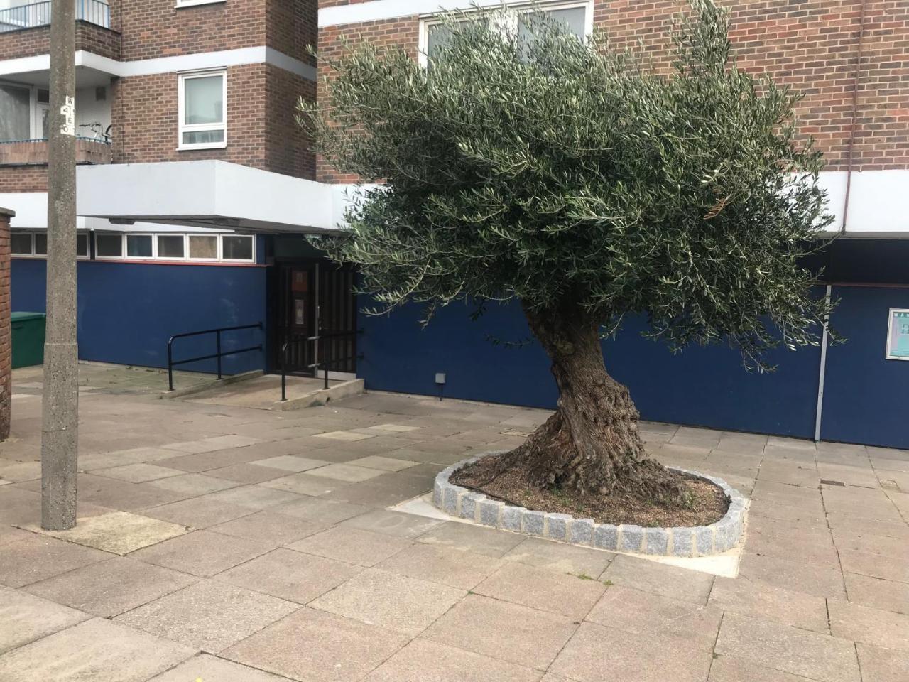 Chelsea Off Kings Road One Bedroom With Balcony * Londres