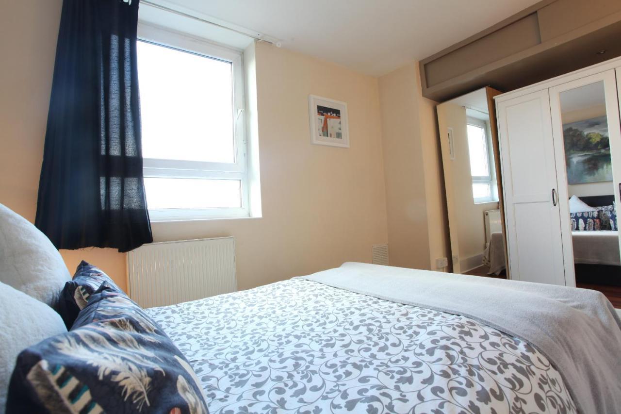 Chelsea Off Kings Road One Bedroom With Balcony * Londres