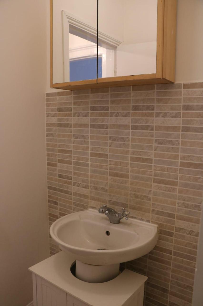 Victoria Style Flat Near Victoria Station Homestay *