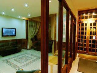 Westbury 3*