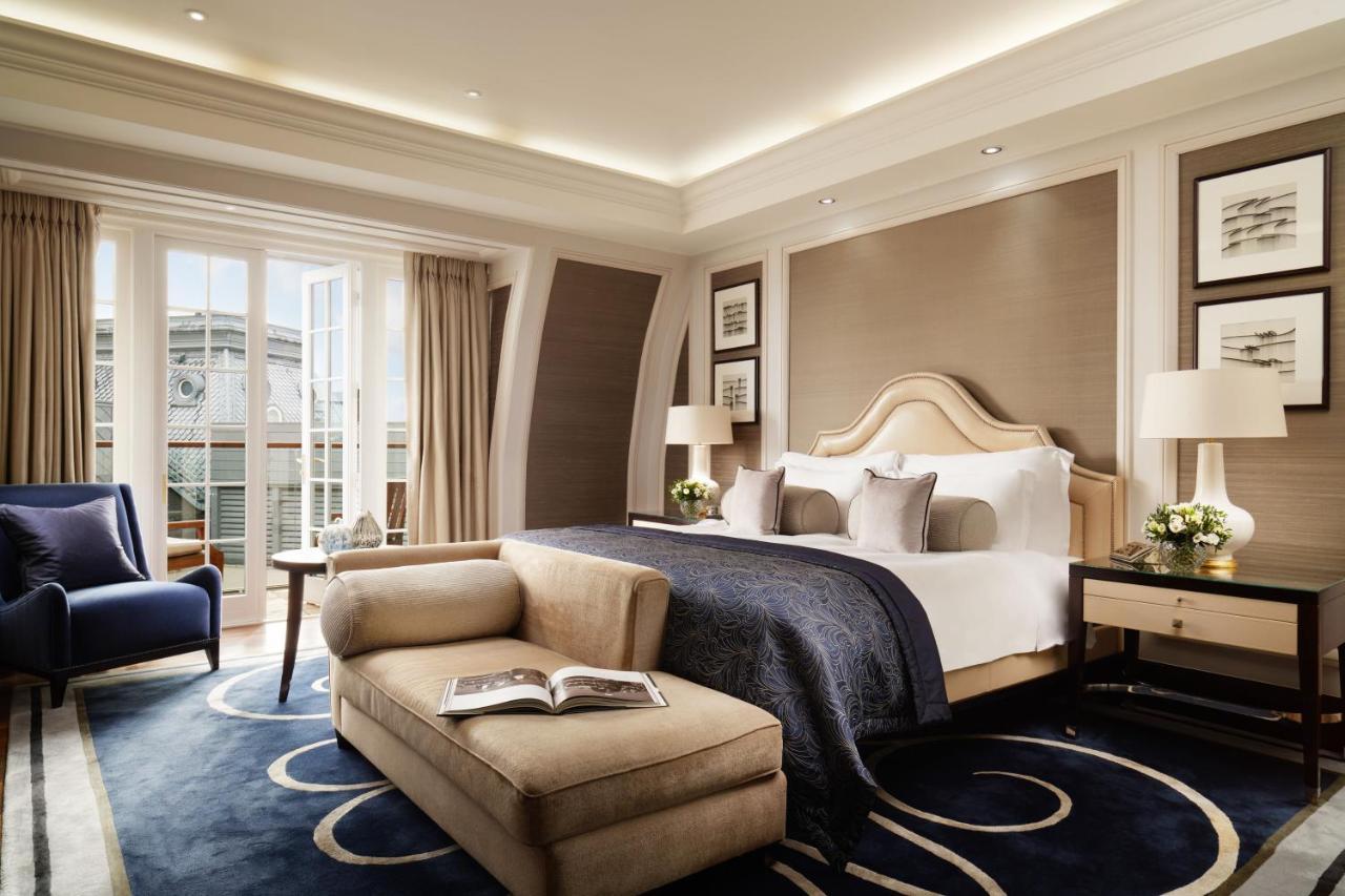 Corinthia Hotel