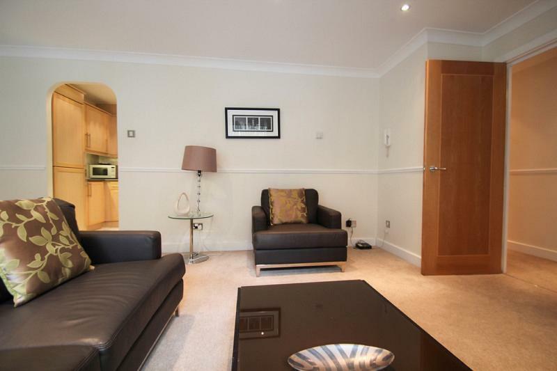 One Bed Serviced Near Millenium Bridge Londres