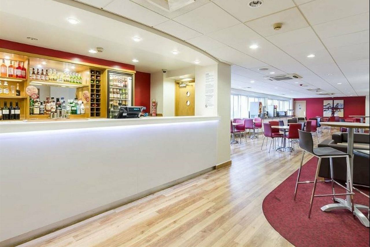 Travelodge Chessington Tolworth 3* Londres