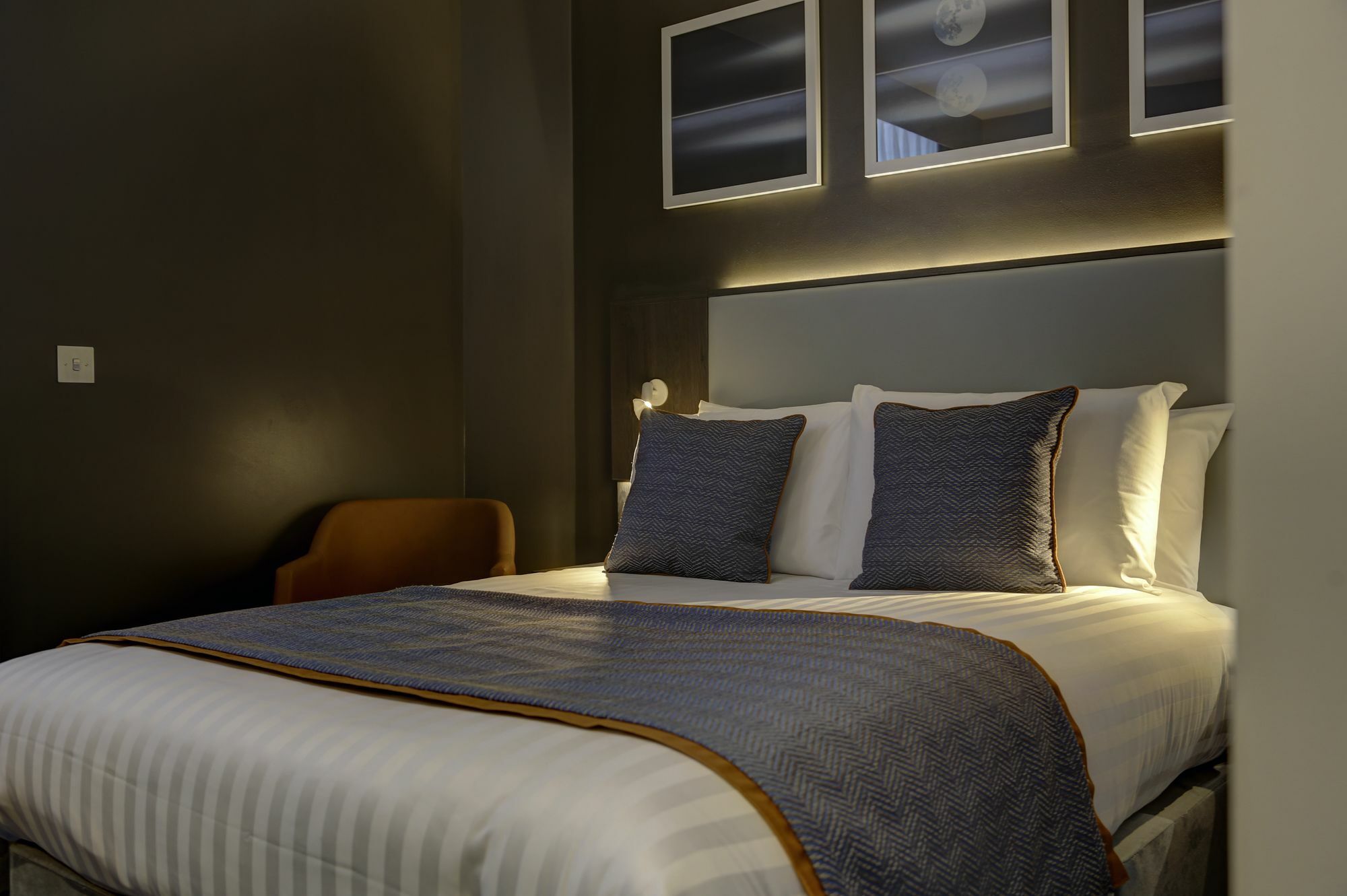 Western Vauxhall Hotel 4*