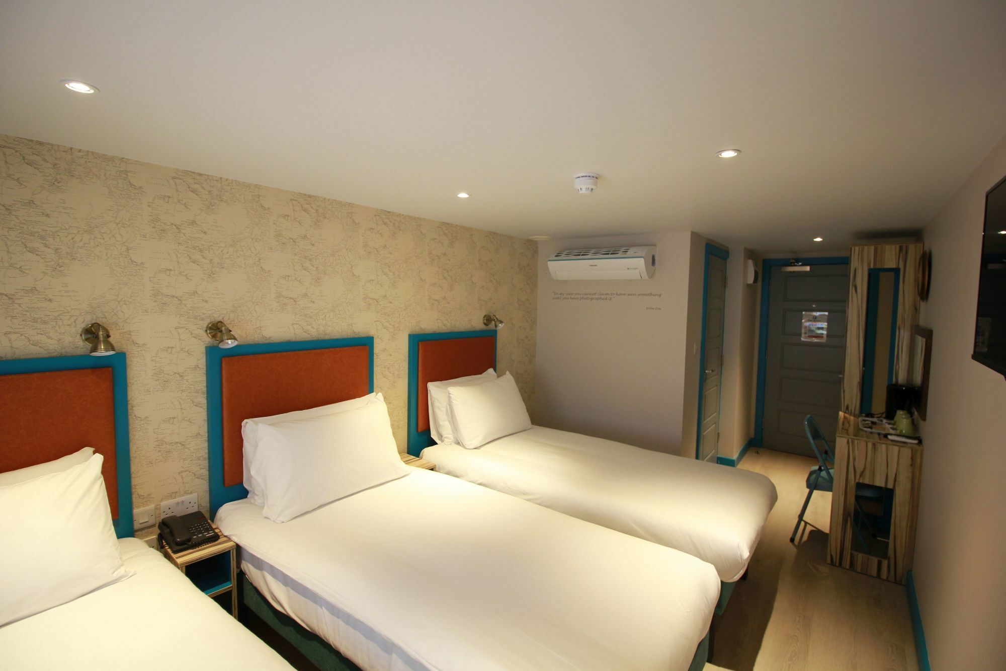 Western Queens Crystal Palace 3*