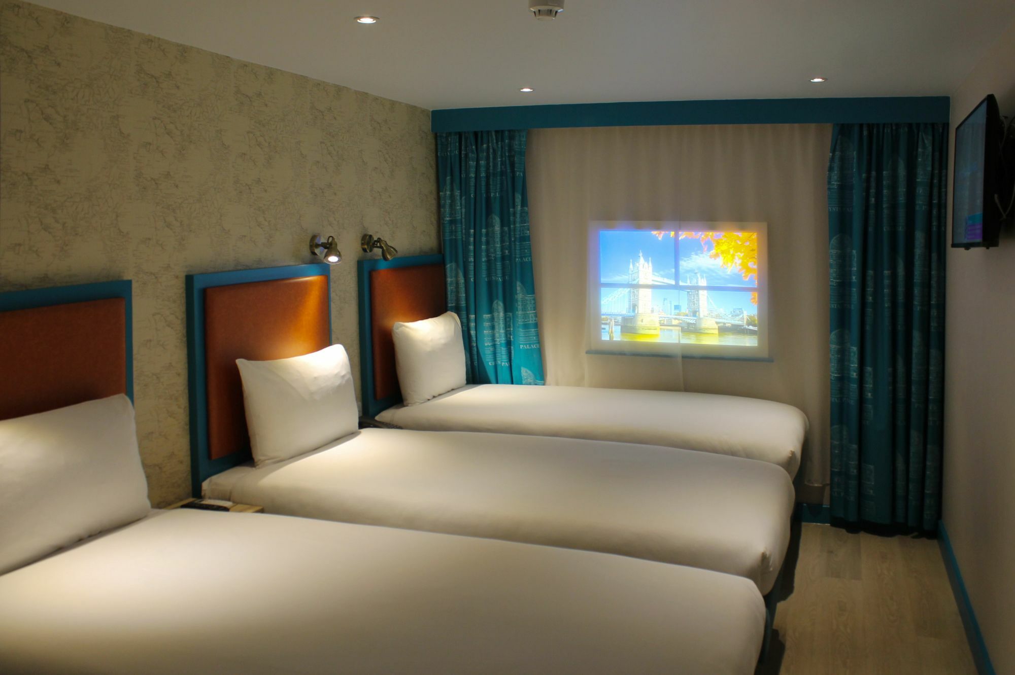 Western Queens Crystal Palace Hotel Londres