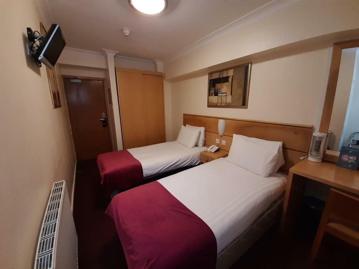 Hotel Americana 3*