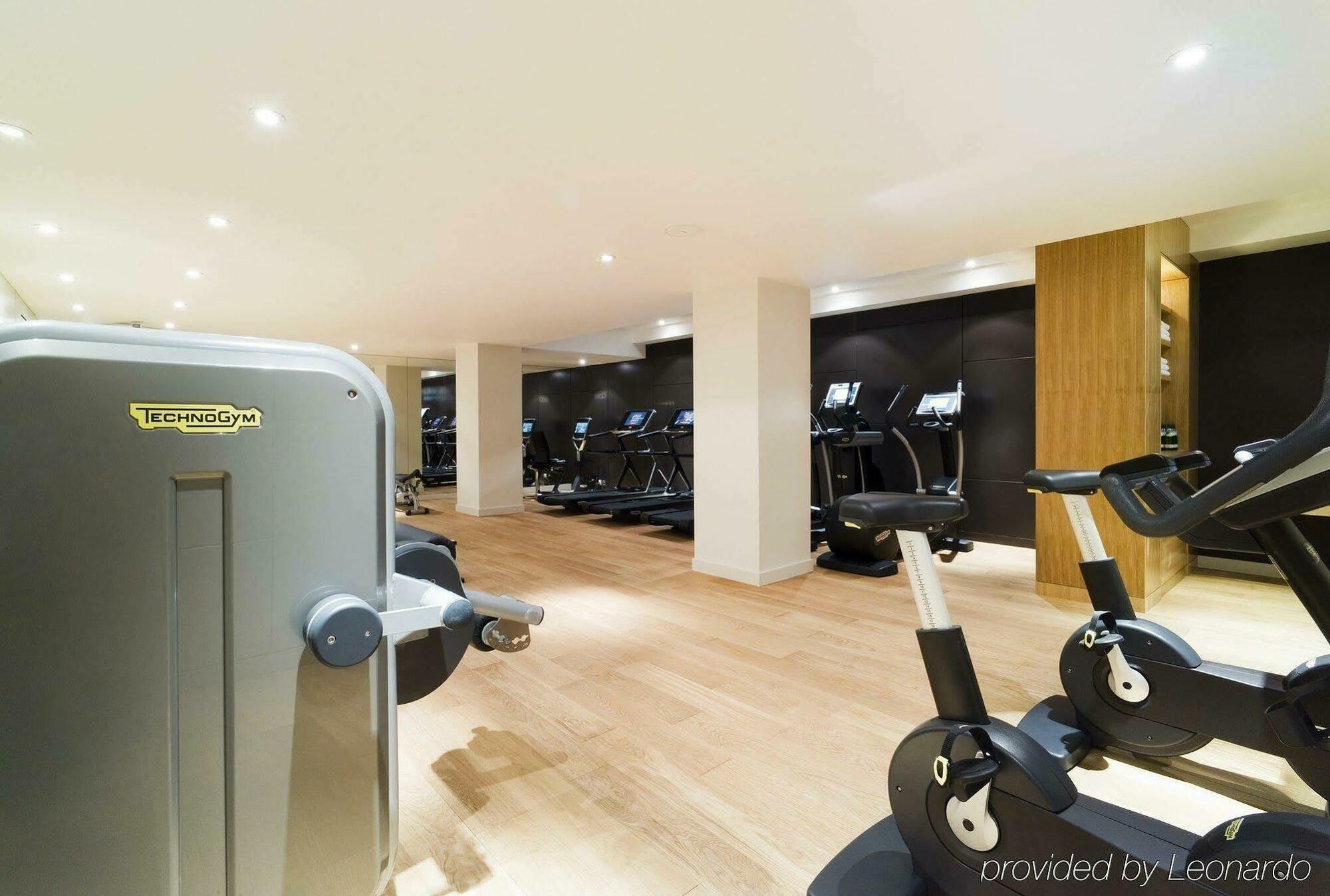 Apex Temple Court Hotel 4*