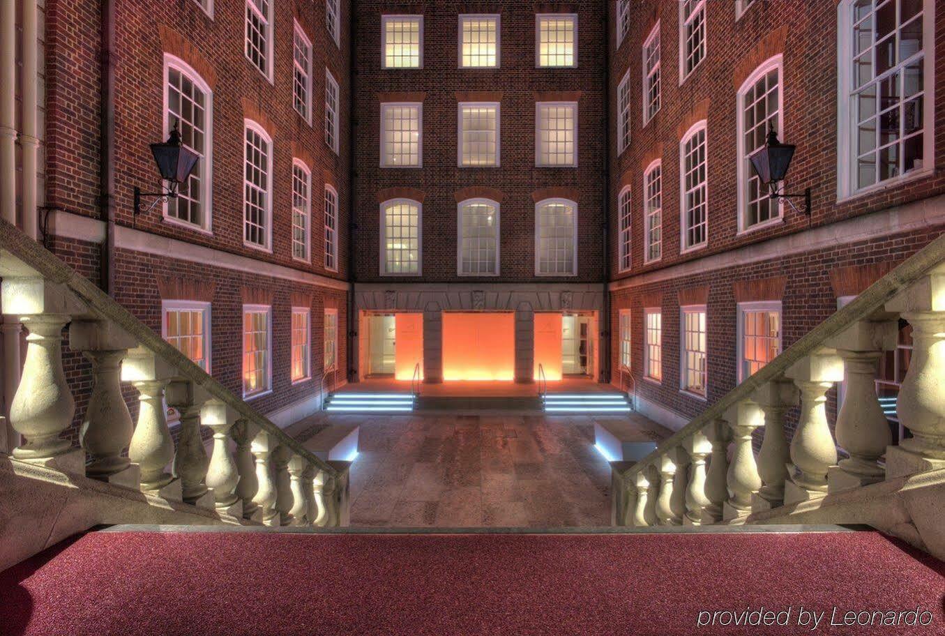 Apex Temple Court Hotel