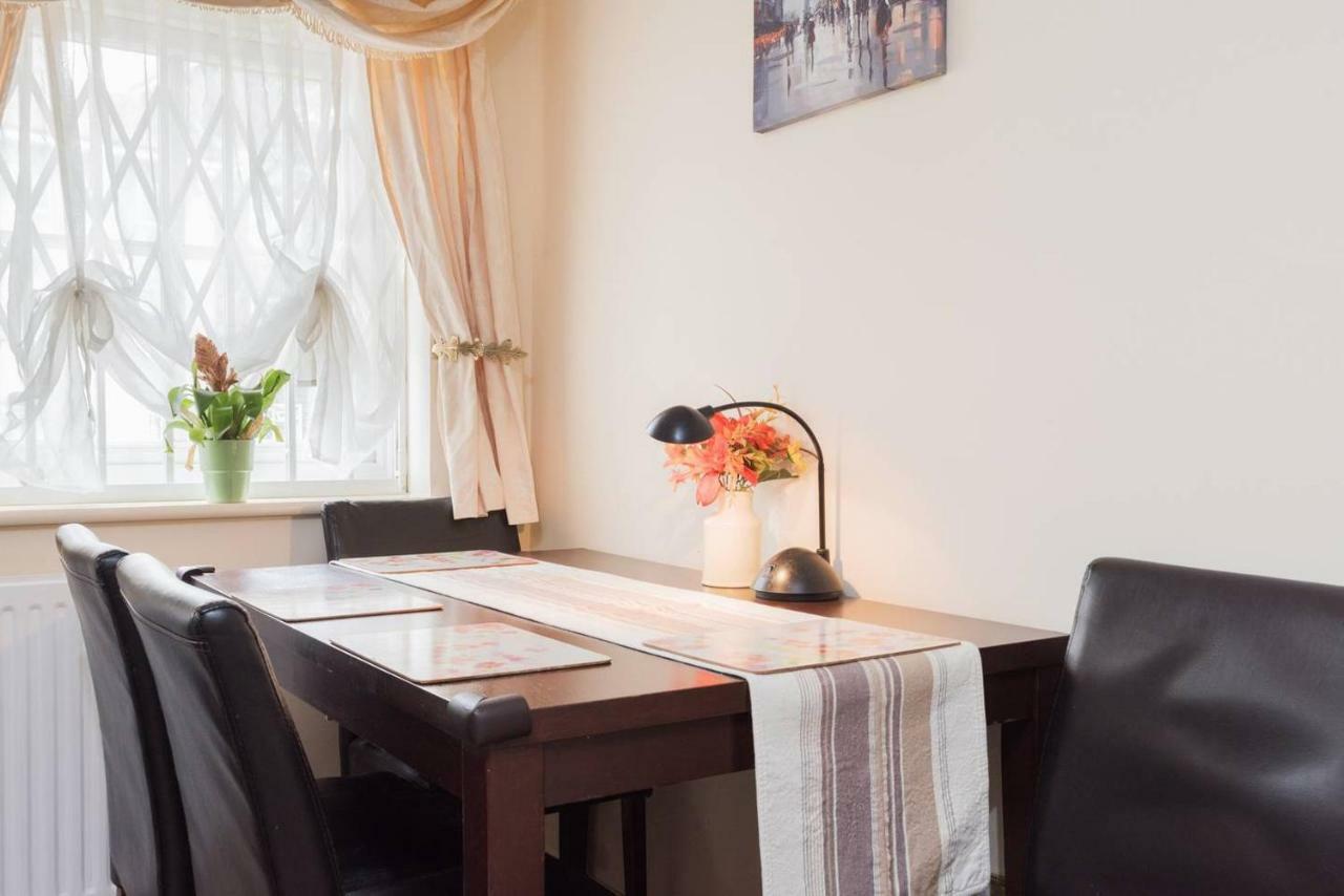 1 Bedroom Near Excel Appartement
