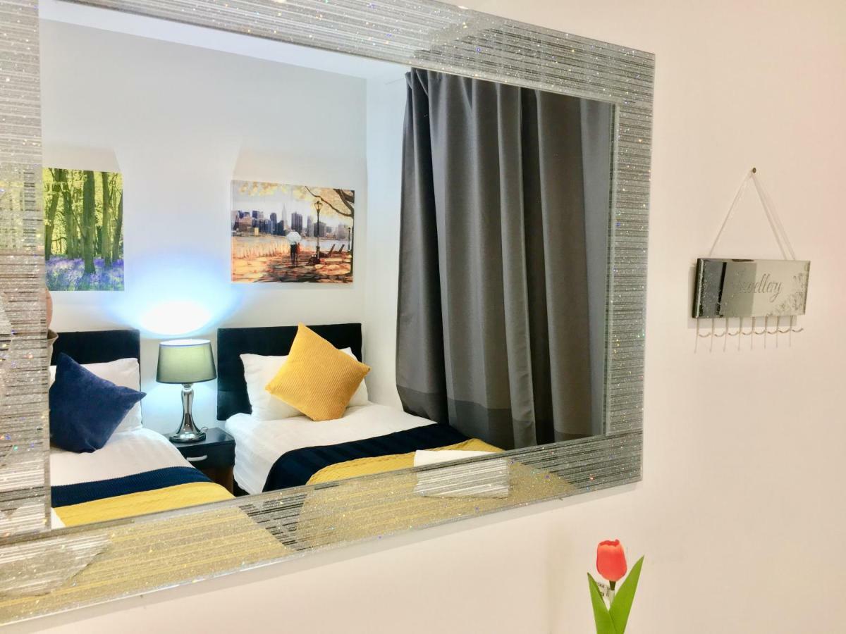 Excel 2 Bedrooms River View * London