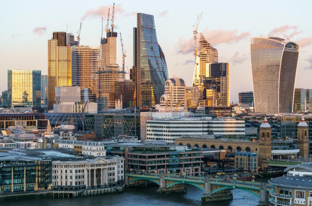 Tower Bridge Rainbow Guest house 3*