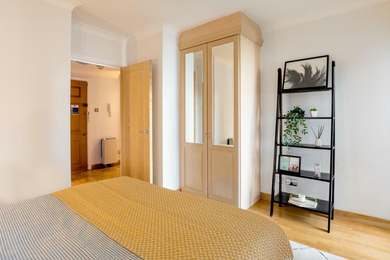 One Bed Serviced Near Millenium Bridge Apartamento