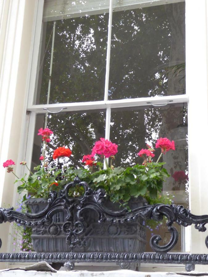13 Wilton Square * Londres