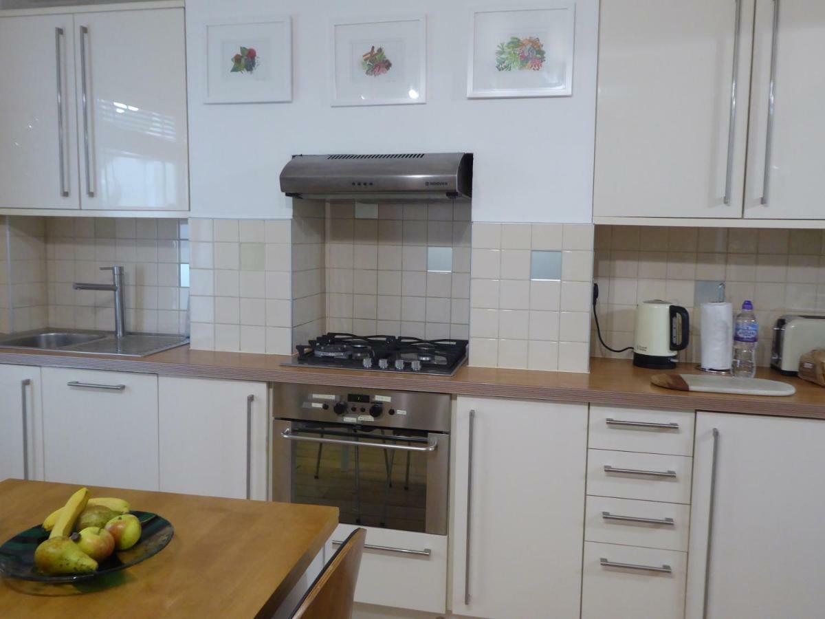 Appartement 13 Wilton Square *