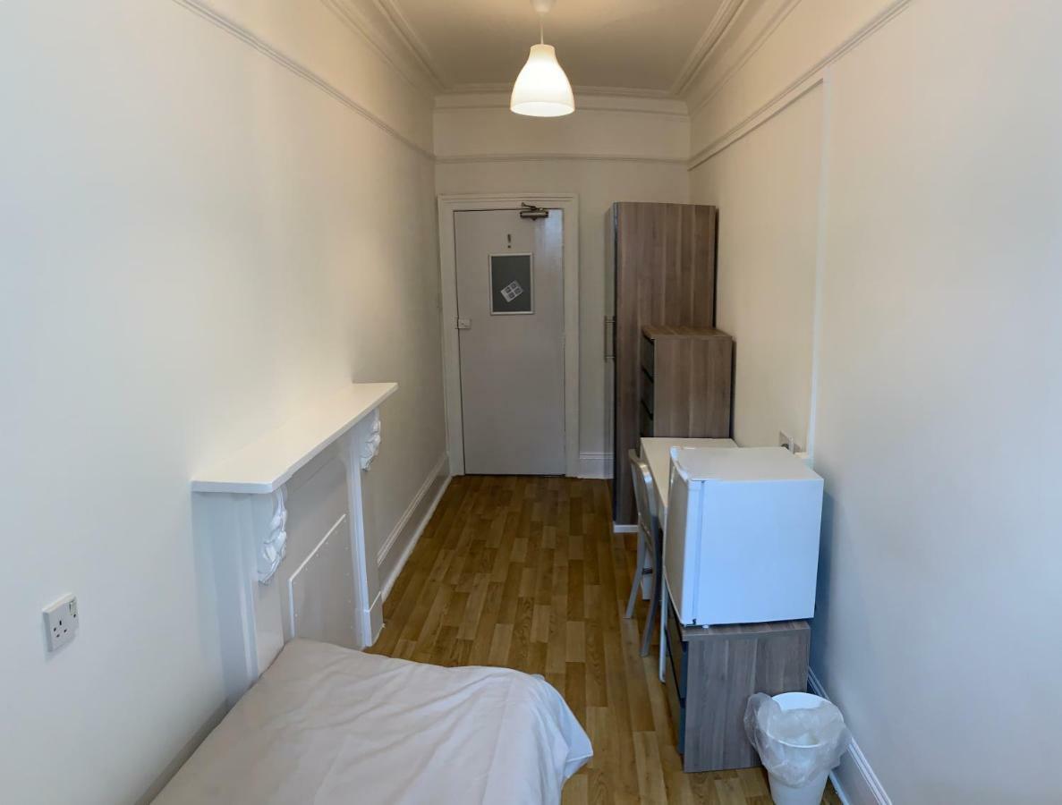 Sandeman-allen Hostal *