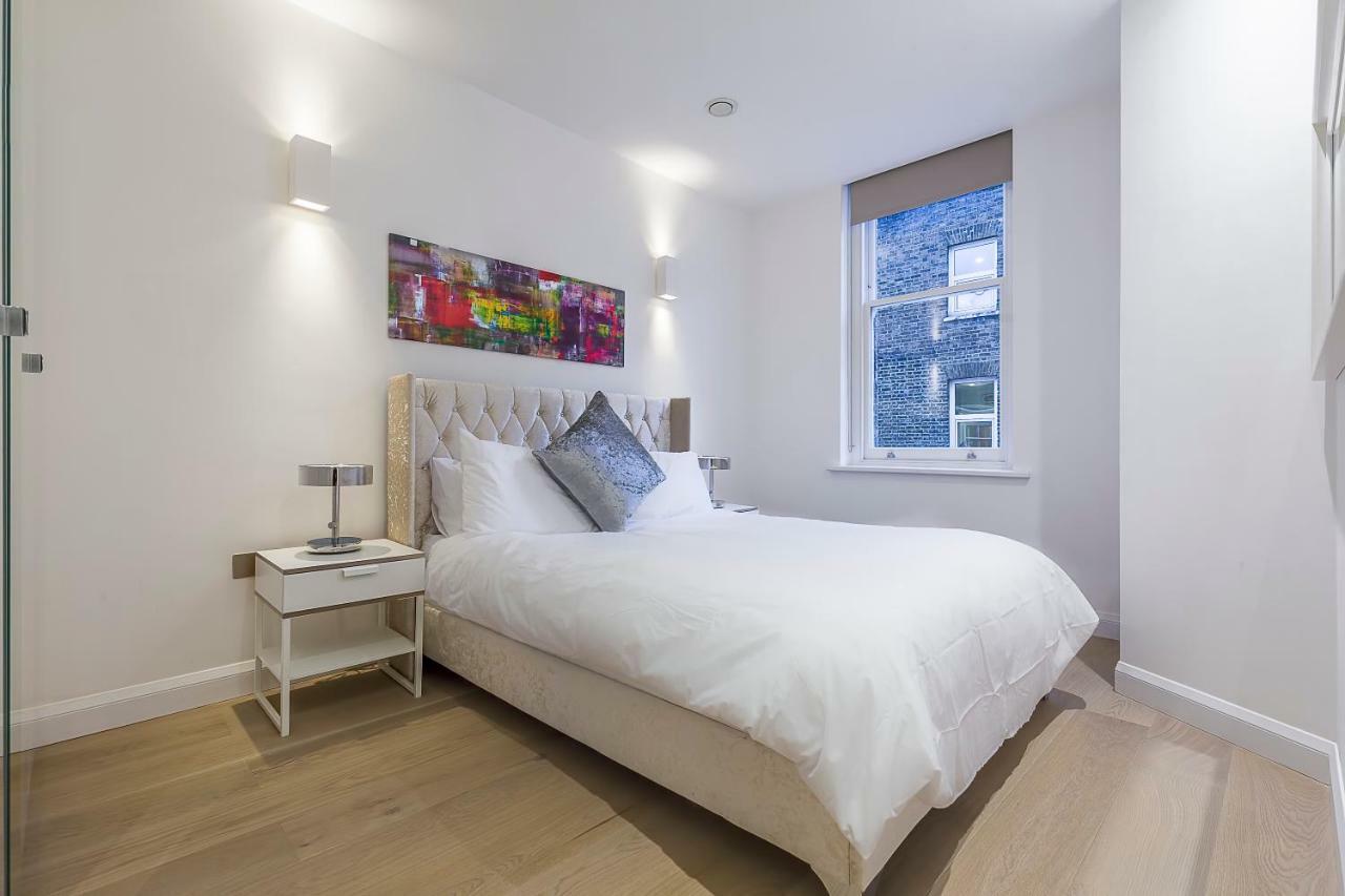 Charles Dickens, Tate Modern Apartment