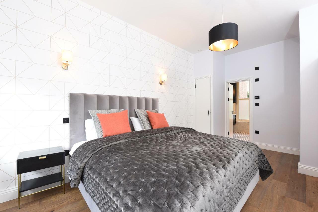 Apartment Stylish!! Spacious 2 & 3 Deluxe Near Victoria Station London