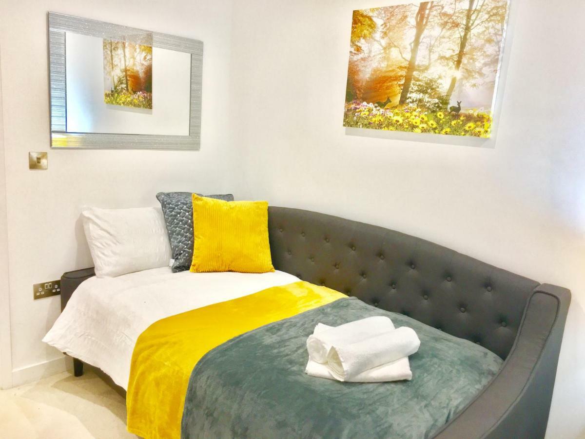 Excel 2 Bedrooms River View London