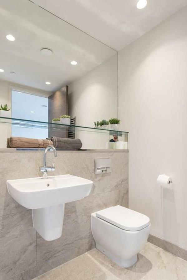 Accommodatie bij particulieren Luxury En-suite Double Room/ W Roof Terrace & Netflix *
