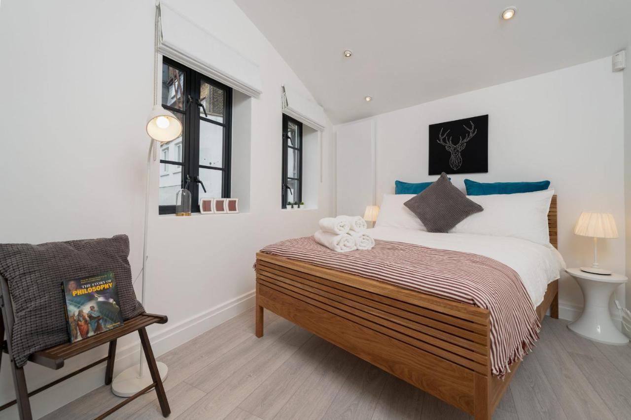 Apartment Huge & 3 Bedr, 4 Beds, 2,5 Bath Covent Gdn London