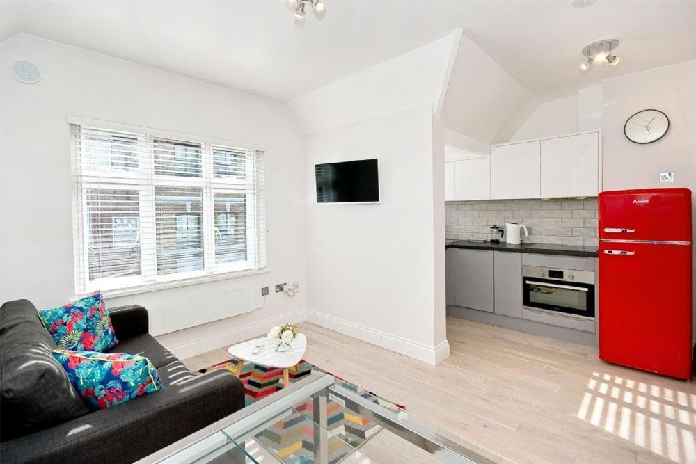 F5 Greek Street By Living Holiday home London