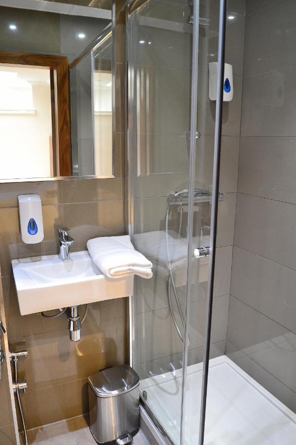 Lih Hotel 2*