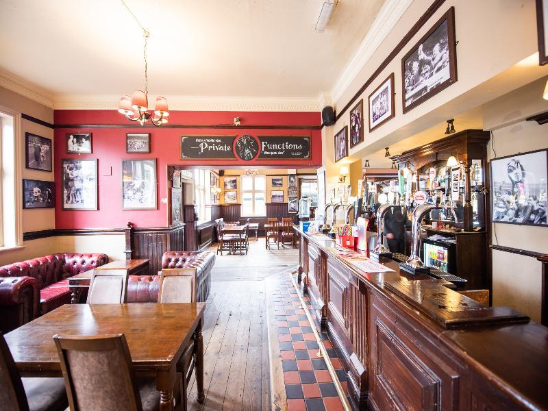 Oyo The Man Pub And Hotel Londres