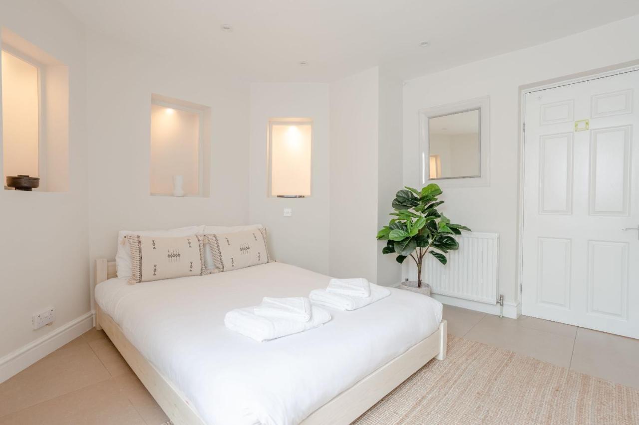 Appartement Charmingly Unique And Recently Refurbished Watchman's In Camden Town Londres