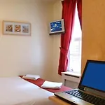 Boulevard Hotel