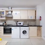 Tooting Broadway Studios & Rooms By Primecityhosts