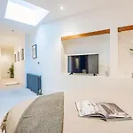 Arcore Premium Rental Shaftesbury Avenue