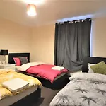 London Zone 2 Lovely 4 bedroom Apartment